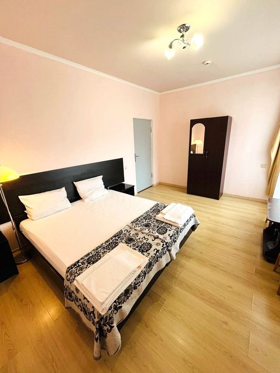 Гермес — Двухместный номер с 2 отдельными кроватями стандартный с доп. местом и балконом