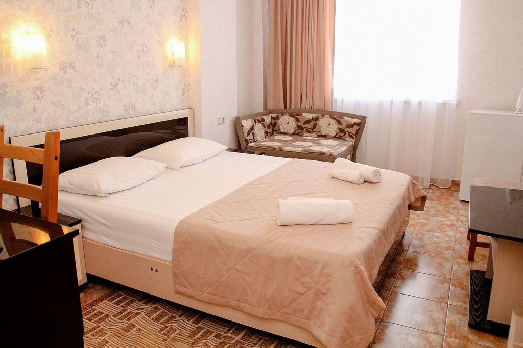 Олива — Трёхместный номер улучшенный