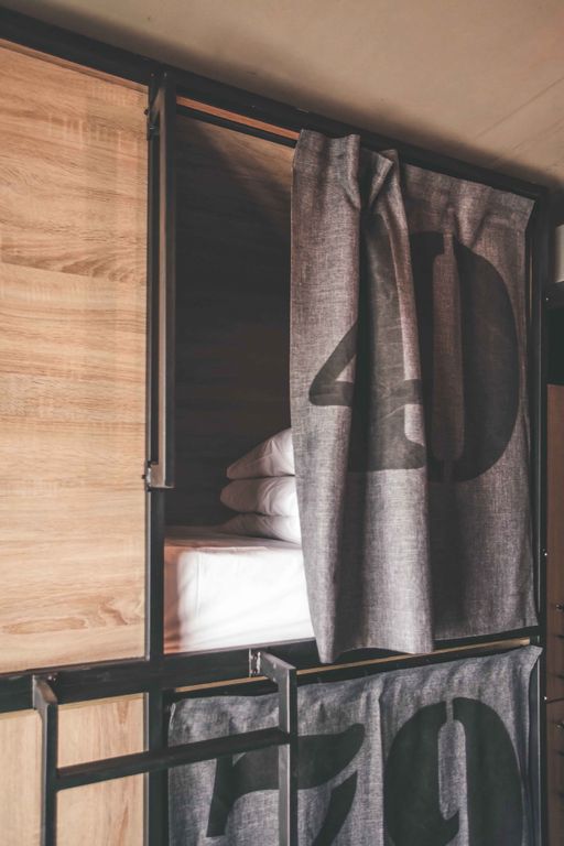 Hide — Многоместный мужской номер эконом