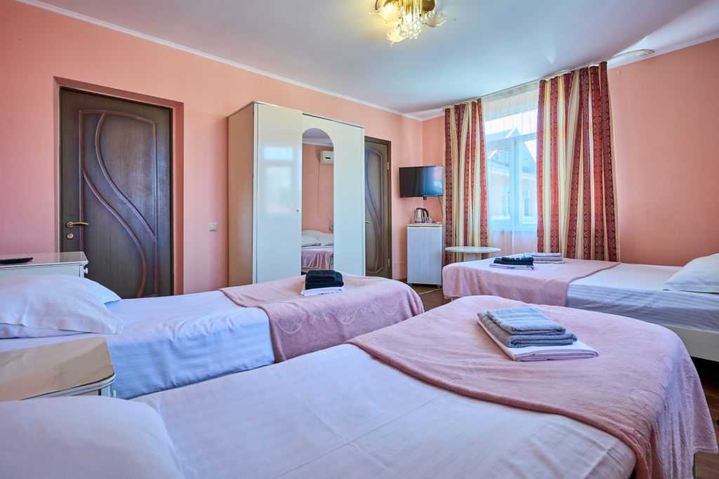 Аэростар — Четырёхместный номер стандарт