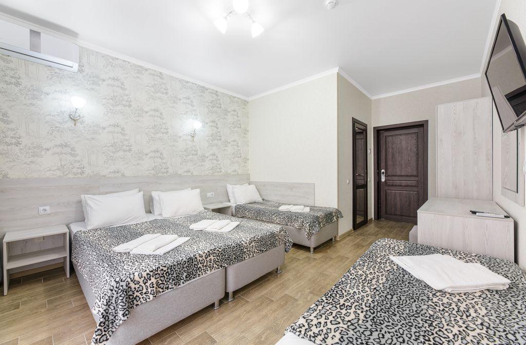 White Hotel — Четырёхместный номер комфорт