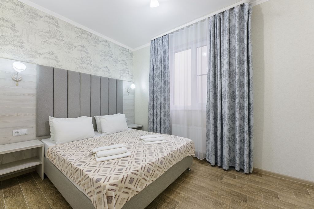 White Hotel — Четырёхместный номер люкс с балконом