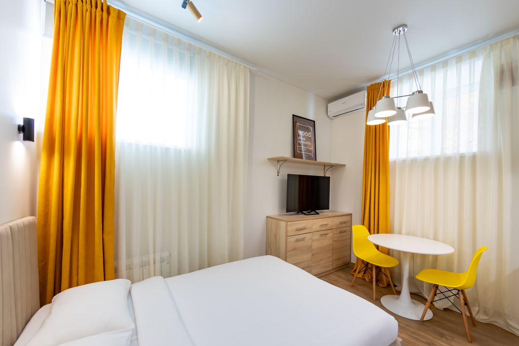 Karl House — Апартаменты Студия на цокольном этаже