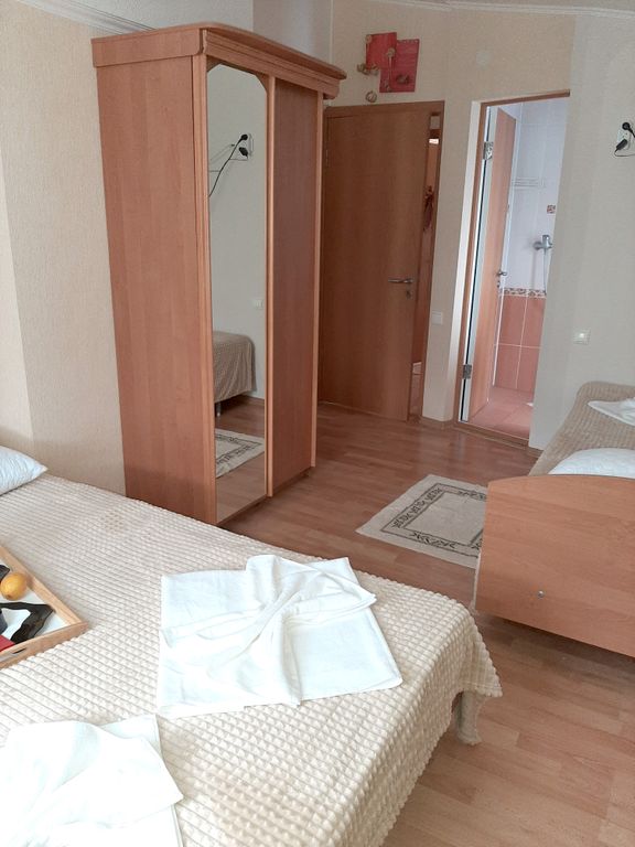 Европейский — Трёхместный номер улучшенный с видом на город