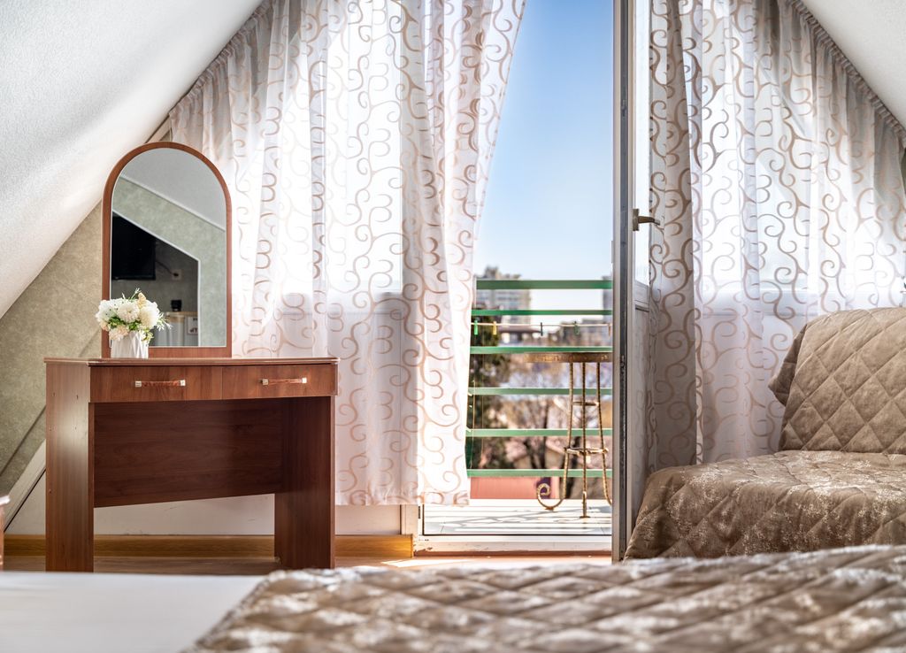 Зорэмма — Трёхместный номер Комфорт с балконом