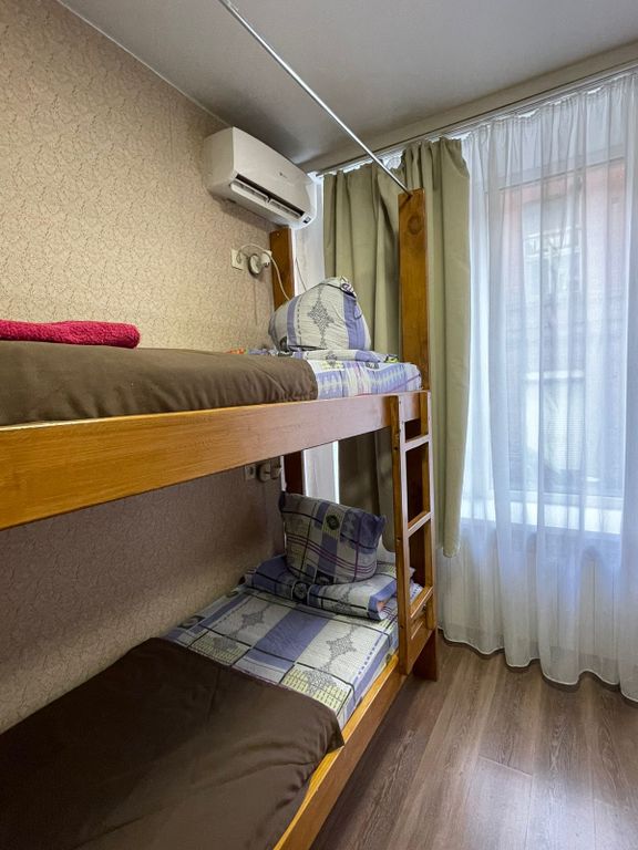 Рус Иркутск — Многоместный смешанный номер Кровать в шестиместном номере для женщин