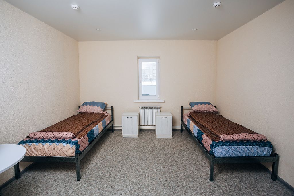 Волга — Многоместный смешанный номер эконом (душ/туалет общий)