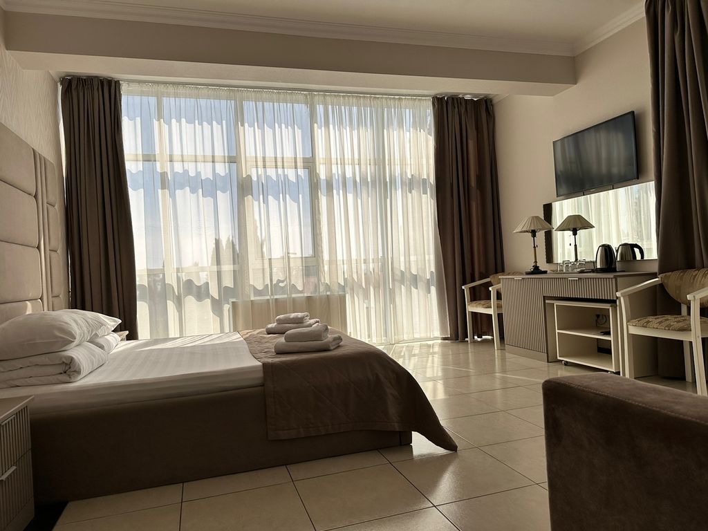 Жемчужина Черного Моря — Четырёхместный номер комфорт с балконом