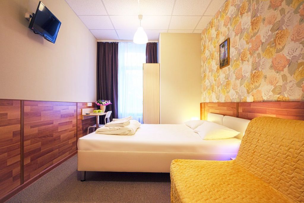 Арфа-отель — Трёхместный номер улучшенный