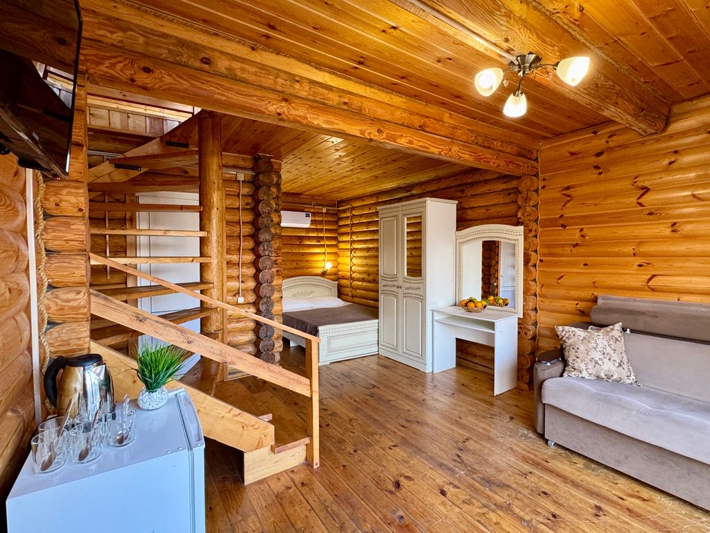 Кокос — Дом 2-комнатный 2-этажный с балконом