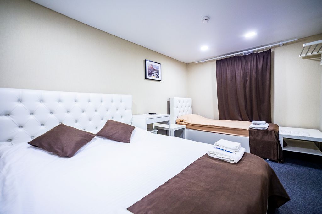 Победа — Трёхместный номер трехместный эконом без окна, удобства на 2 номера