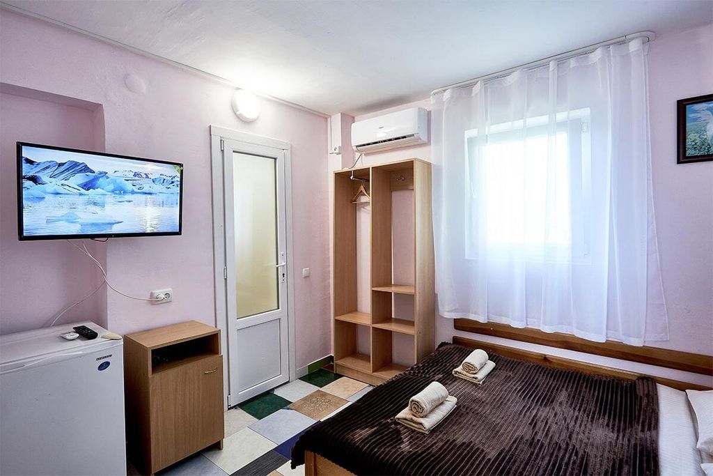 Белый — Трёхместный номер стандарт улучшенный