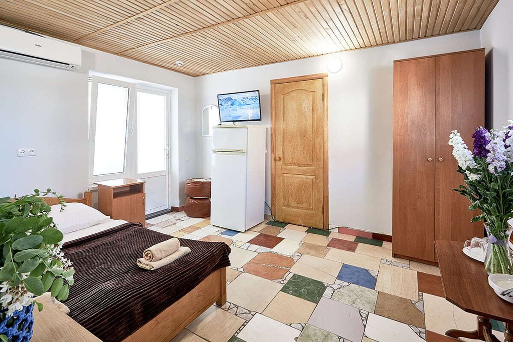 Белый — Семейный номер стандарт улучшенный номер