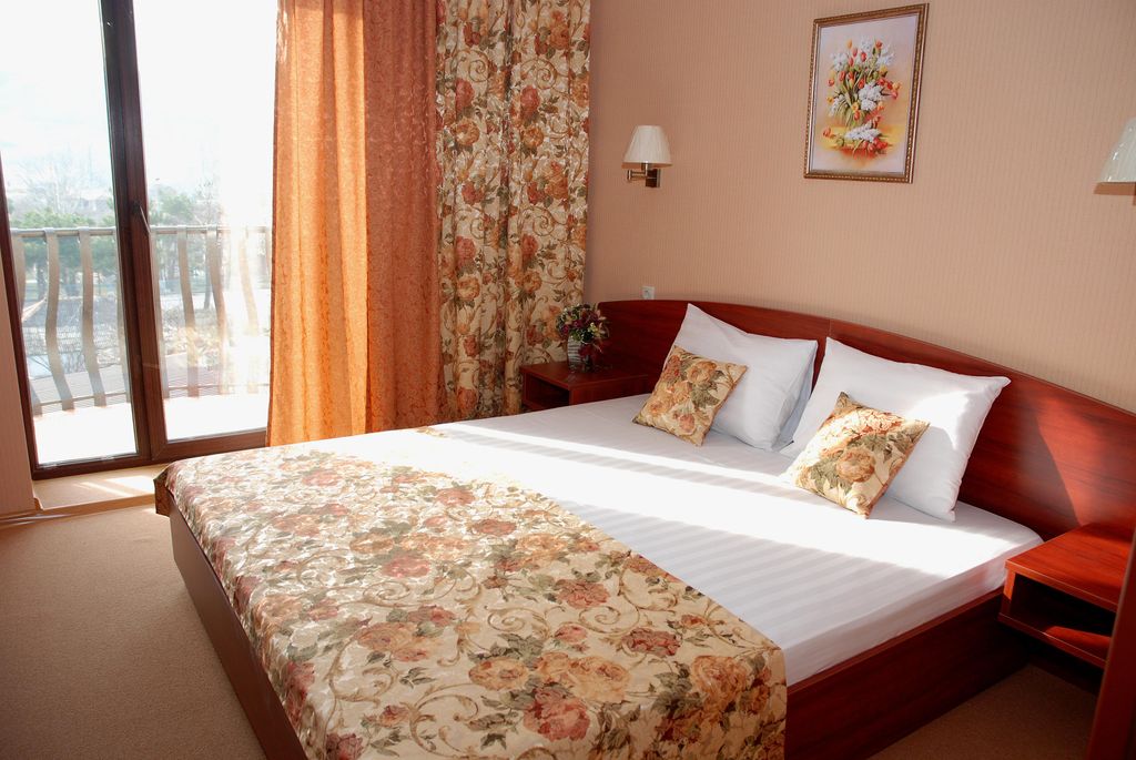 Маринус — Трёхместный номер полулюкс