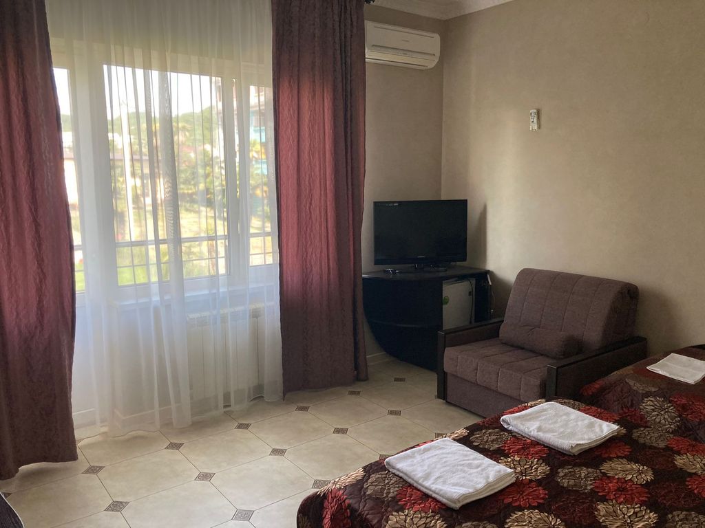 Атлантик — Четырёхместный номер стандарт с видом на город