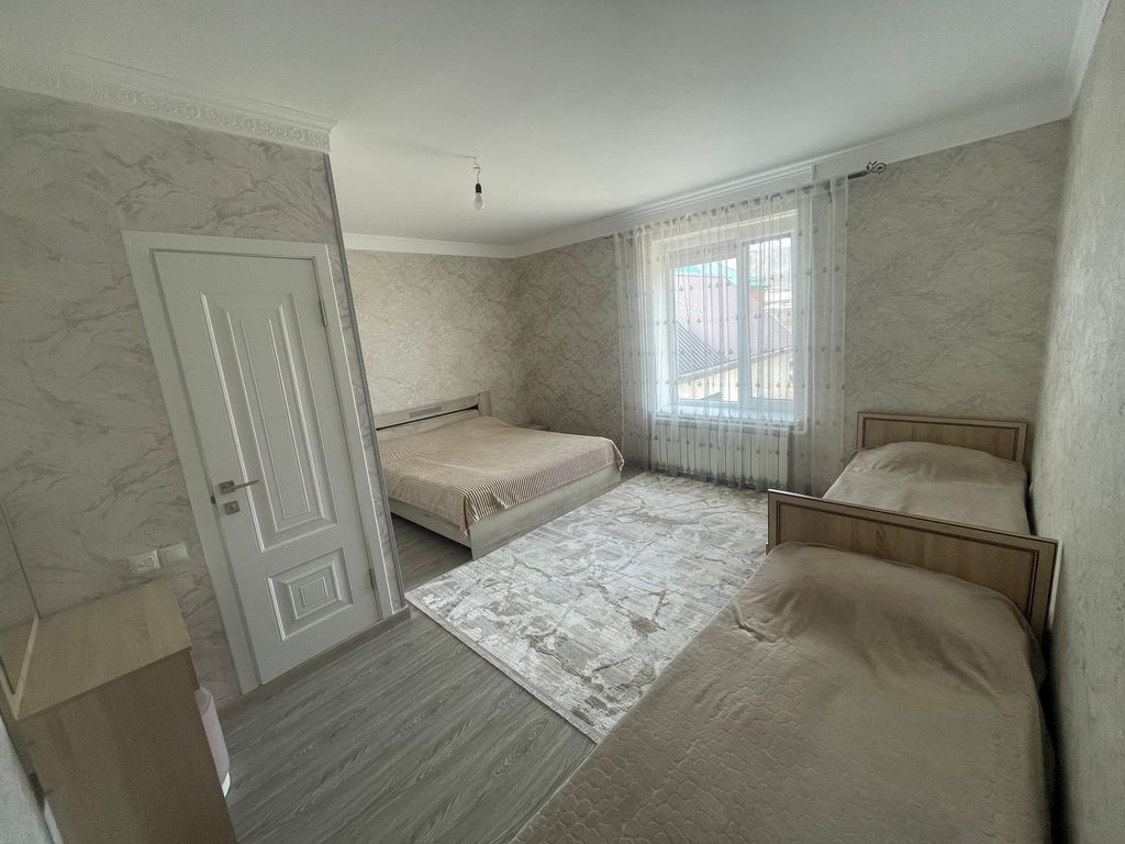 Уют — Четырёхместный номер семейный с душ/туалетом