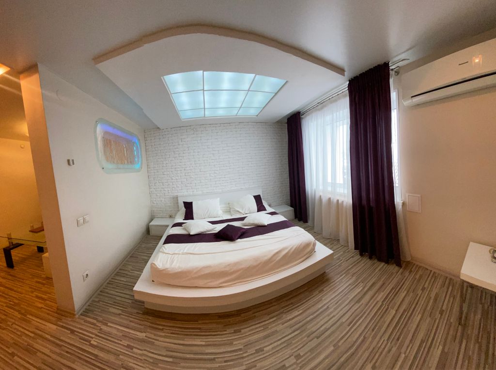 Москвич — Трёхместный номер 302, год 2012