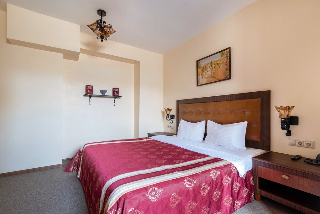 Дон Кихот — Двухместный номер с 1 кроватью двухкомнатный люкс