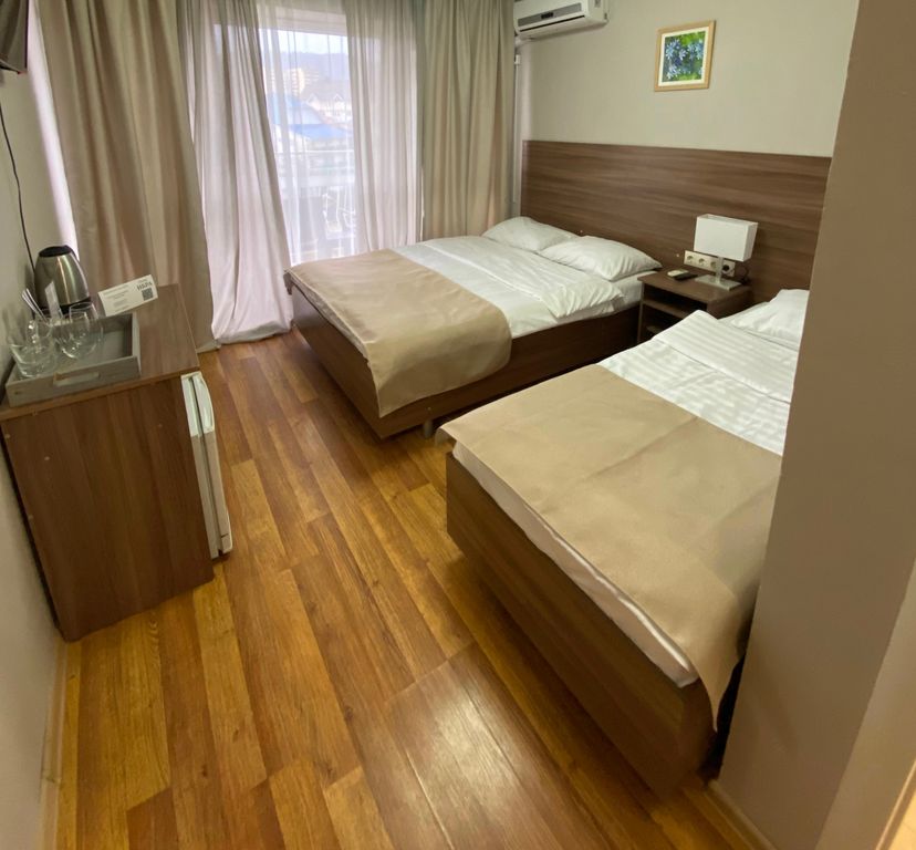 Ибра — Трёхместный номер стандарт с балконом