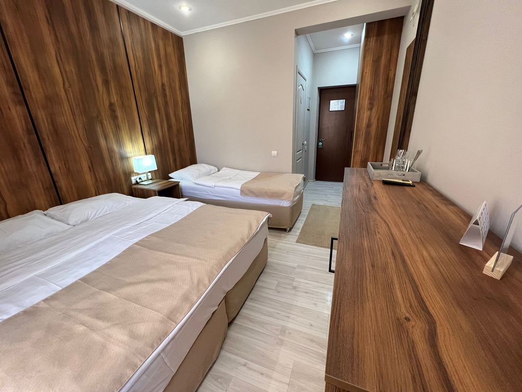 Ибра — Трёхместный номер полулюкс без балкона