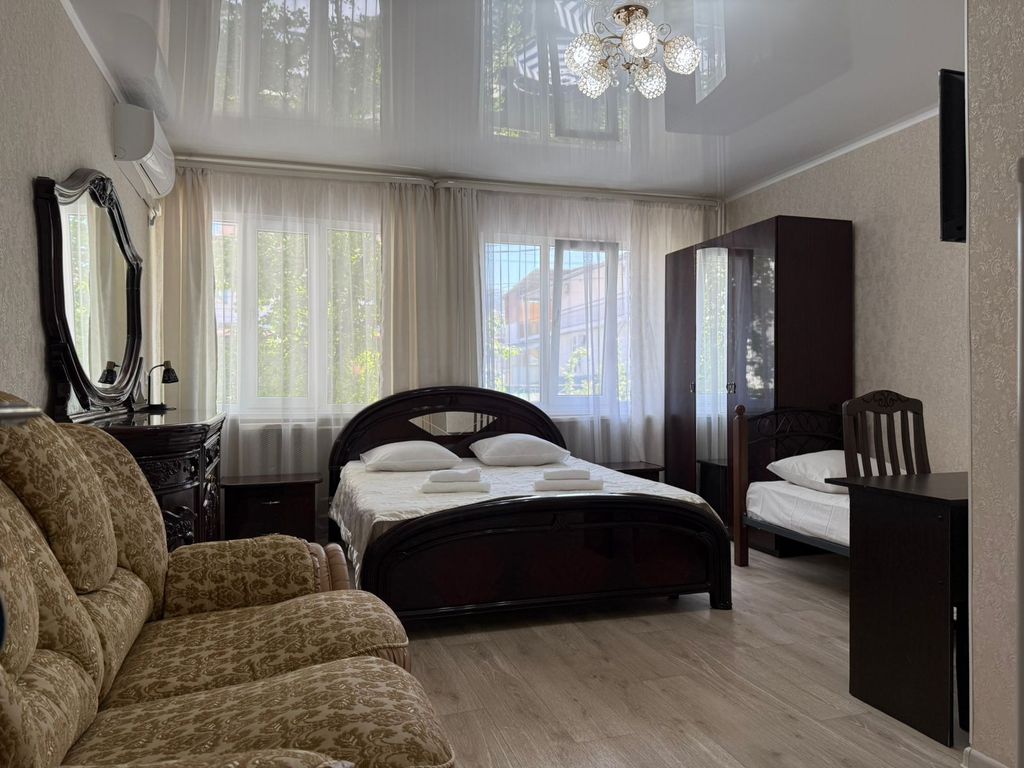 Лазурный бриз — Трёхместный номер люкс