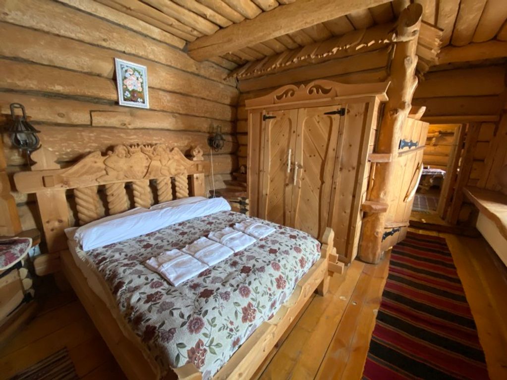 Абалак — Четырёхместный номер люкс 2х комнатный