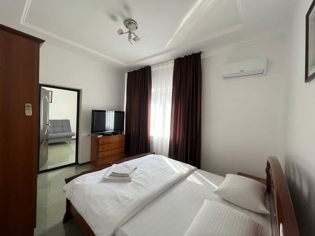 Костакис — Семейный номер люкс с видом на город