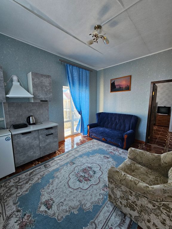 Алан — Четырёхместный номер с кухней 2-комнатный