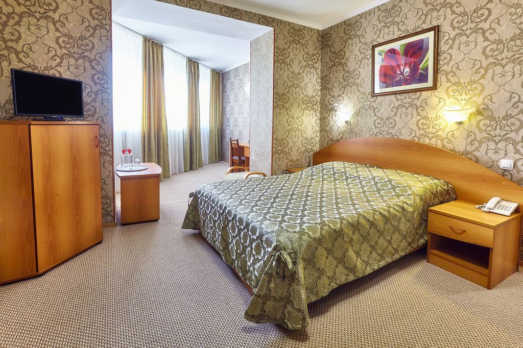 Малахит 2000 — Двухместный номер с 1 кроватью стандарт плюс