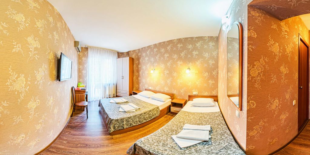 Оазис — Трёхместный номер с террасой