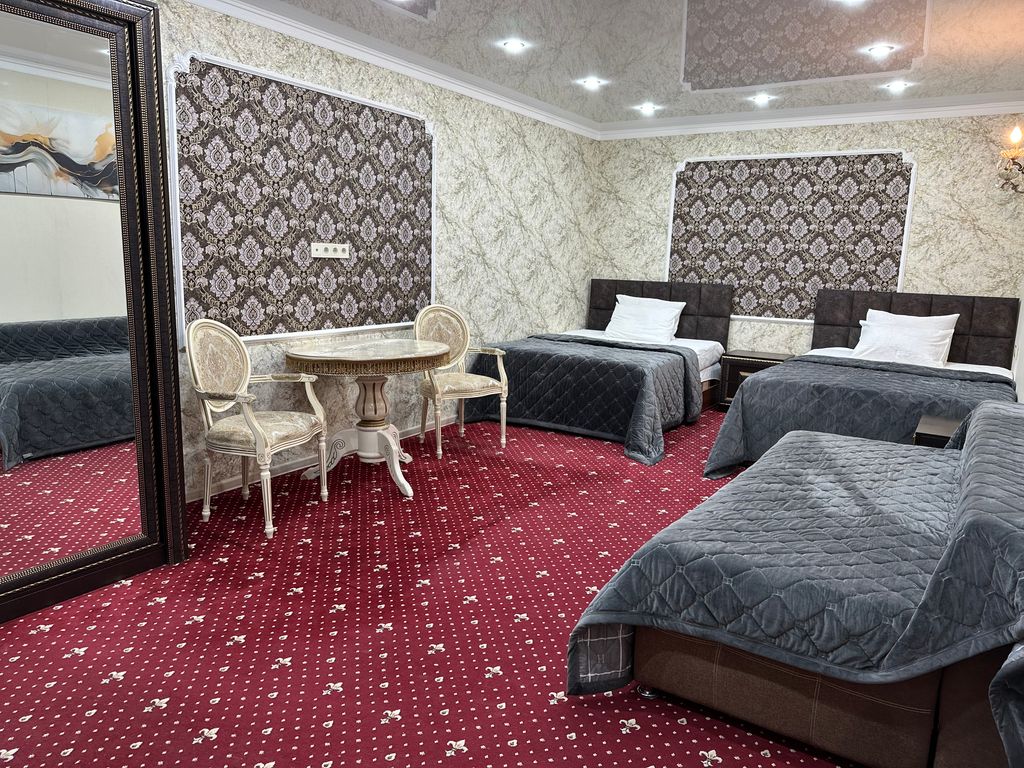 СултанЛюкс — Трёхместный номер семейный №14