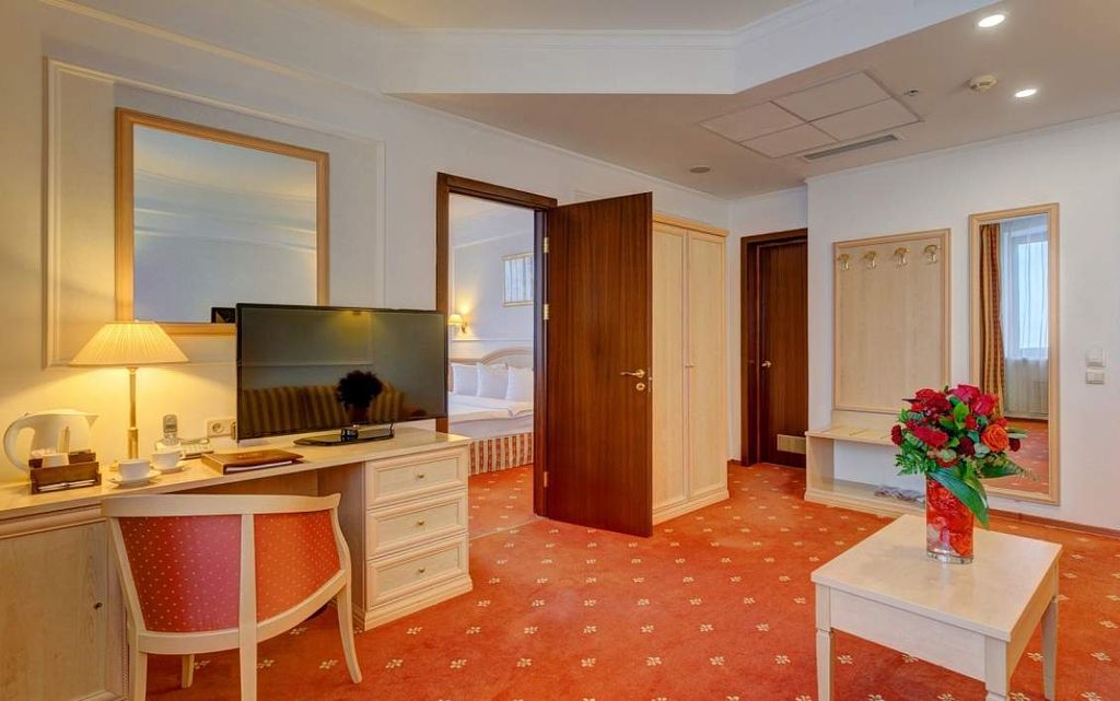 Альянс Бородино — Двухместный номер с 1 кроватью люкс двухкомнатный