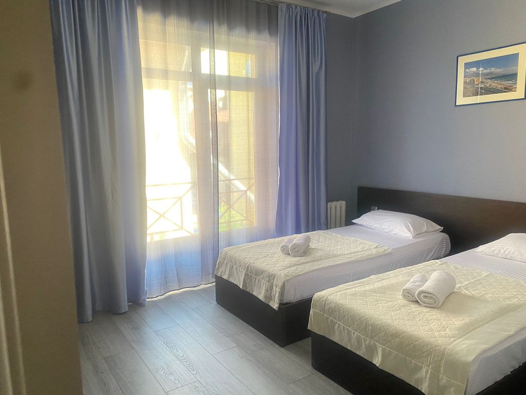 Ла-Манча — Трёхместный номер улучшенный с двумя односпальными кроватями