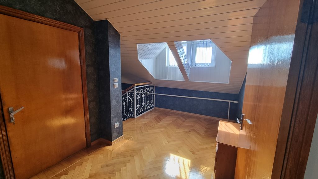 Кубаночка — Четырёхместный номер эконом-класс мансардный этаж