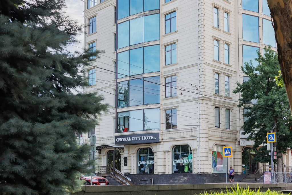 Central City Hotel Makhachkala — Двухместный номер с 1 кроватью Senior Suite with balcony