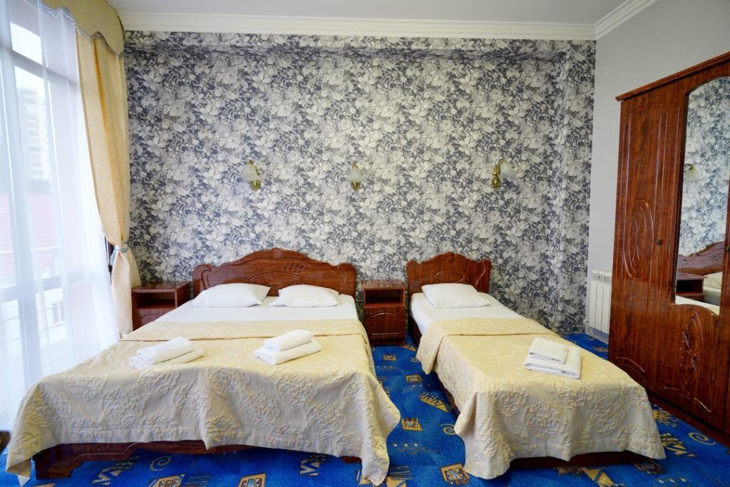 Элона — Трёхместный номер Стандарт