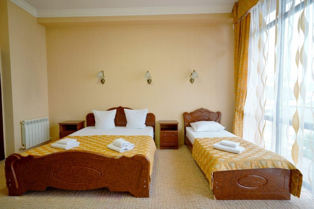 Элона — Трёхместный номер Люкс