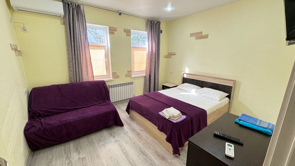 Кокос — Дом двухкомнатный с кухней и отдельным двором