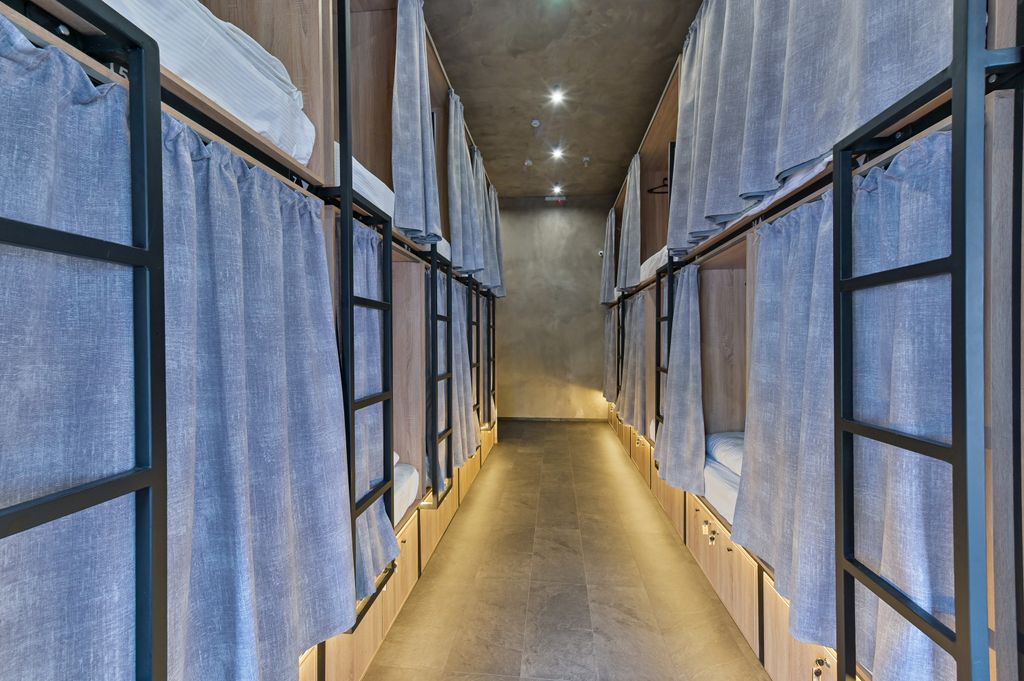 Wellhome — Многоместный смешанный номер одноместная капсула в общем номере