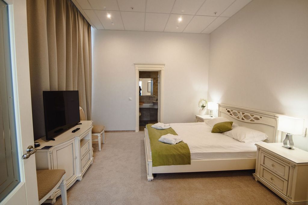 Триумф — Двухместный номер с 1 кроватью Гранд Люкс (Корпус 3 звезды)