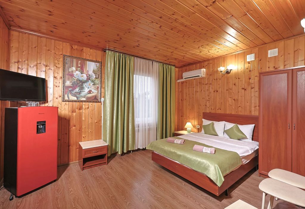 Лорис — Семейный номер двухкомнатный с балконом