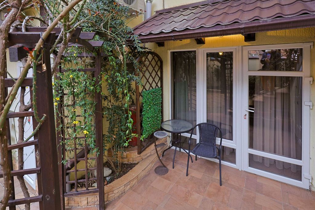 Лорис — Семейный номер Двухкомнатный с террасой