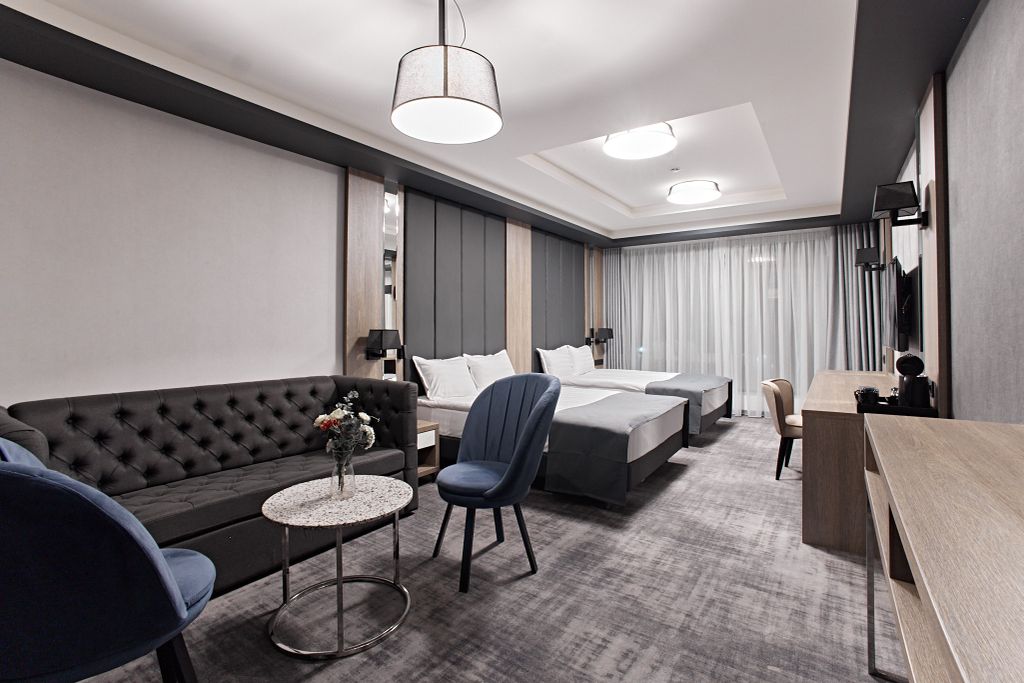 Мегаполис — Четырёхместный номер Джуниор сьют Twin