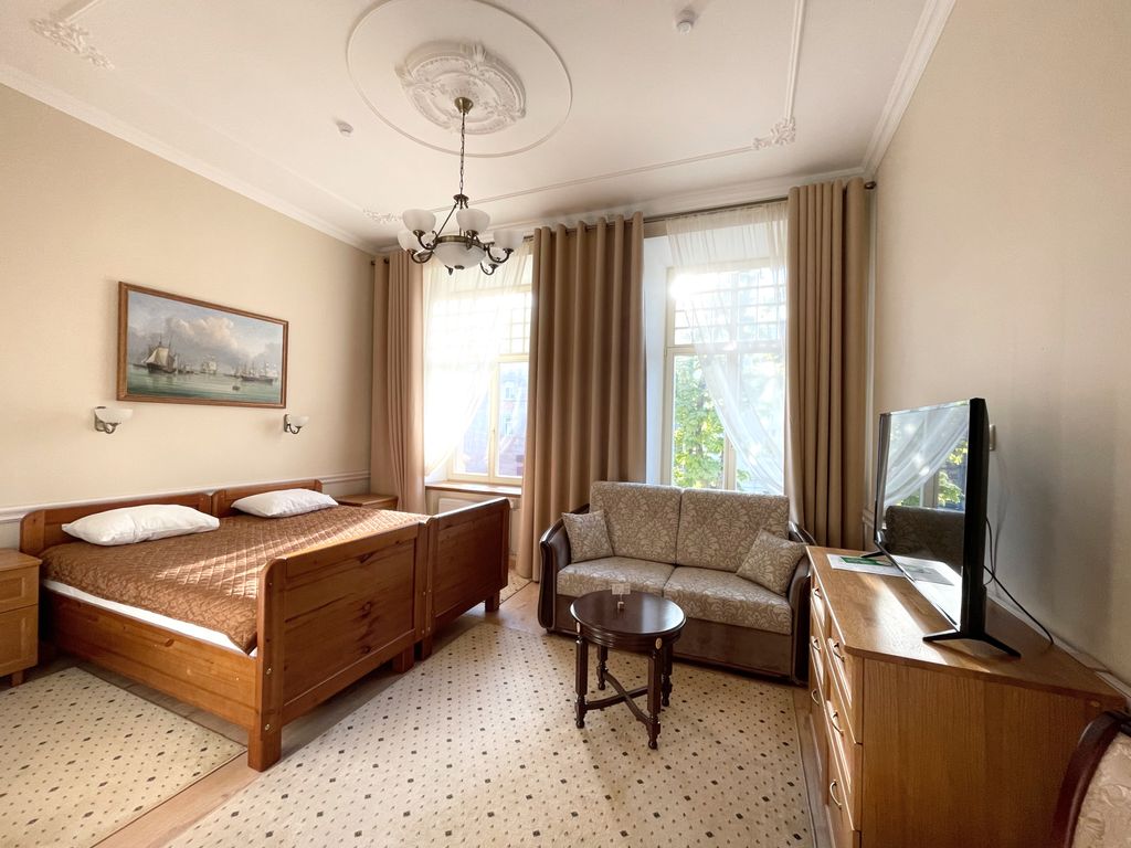 Усадьба адмирала Лазарева — Трёхместный номер полулюкс