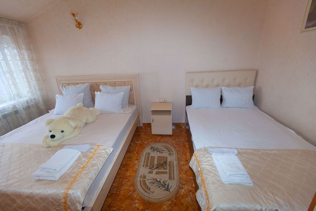 MaxxRoyal — Семейный номер 2-комнатный на 3 этаже