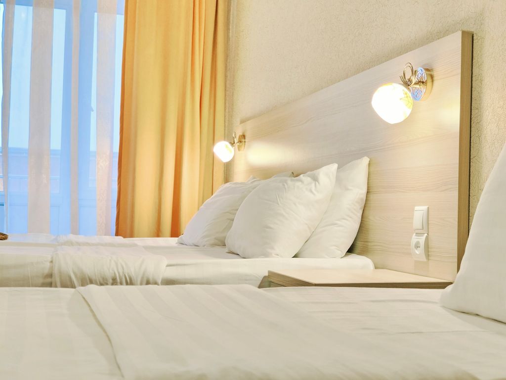 Семь Адмиралов — Семейный номер 2х комнатный 5ти местный с боковым видом на море