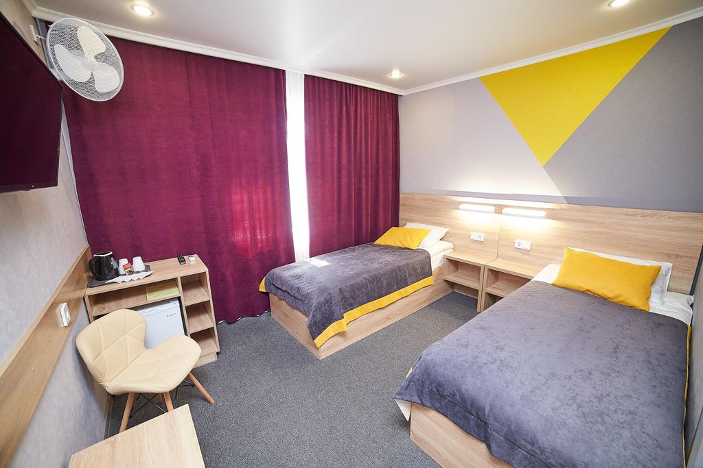 Луна — Двухместный номер с 2 отдельными кроватями улучшенный с видом на город