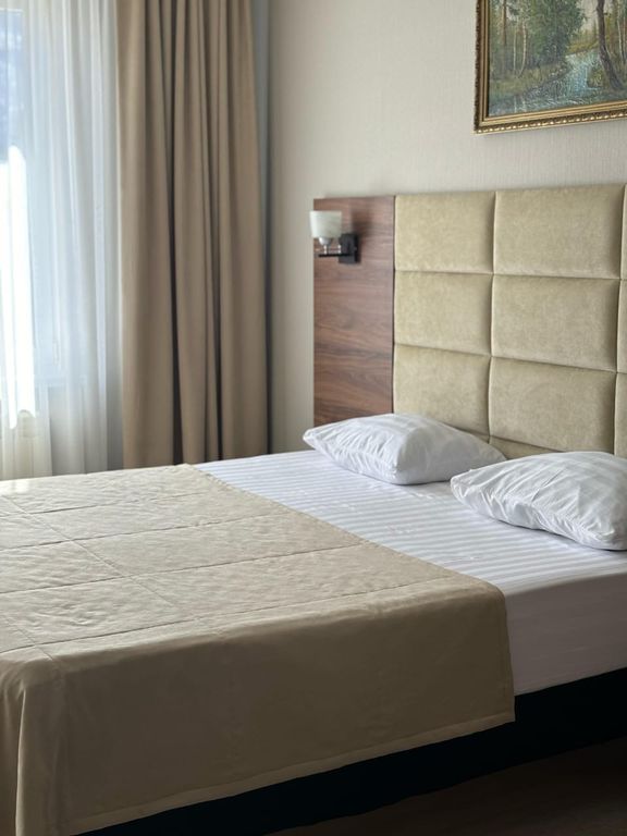 Салам — Трёхместный номер комфорт с общей кроватью