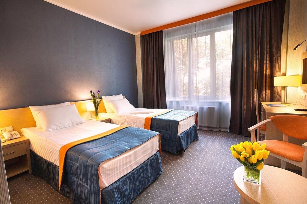 Аэроотель — Двухместный номер с 2 отдельными кроватями эконом с видом на город