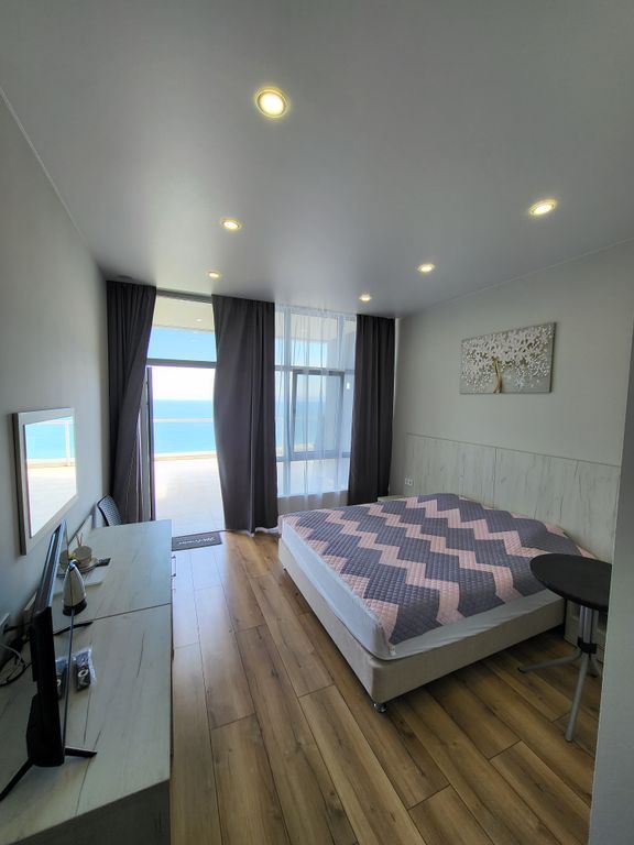 Маунтин Эйр — Трёхместный номер Делюкс с видом на море и террасой